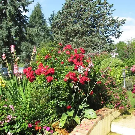 Дом отдыха Les Noisetiers Maison Familiale Avec Piscine