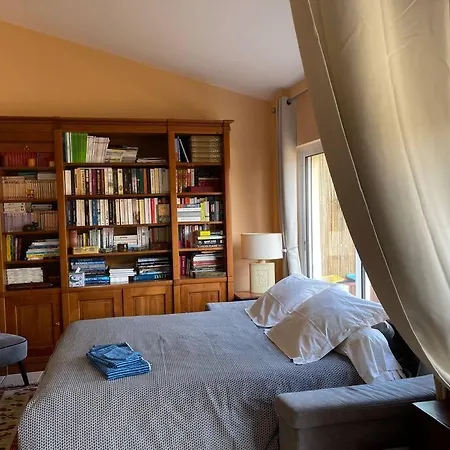 Les Noisetiers Maison Familiale Avec Piscine 度假居