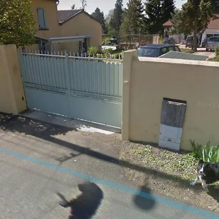 Les Noisetiers Maison Familiale Avec Piscine 度假居 *