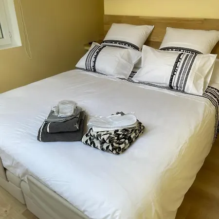 Les Noisetiers Maison Familiale Avec Piscine 度假居 Joze