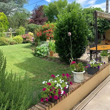 Holiday home Les Noisetiers Maison Familiale Avec Piscine