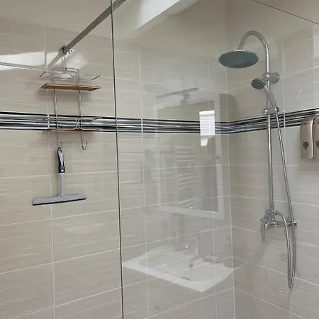 Les Noisetiers Maison Familiale Avec Piscine * Joze