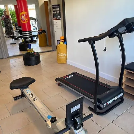 Les Noisetiers Maison Familiale Avec Piscine Joze