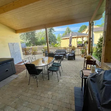 Les Noisetiers Maison Familiale Avec Piscine * Joze